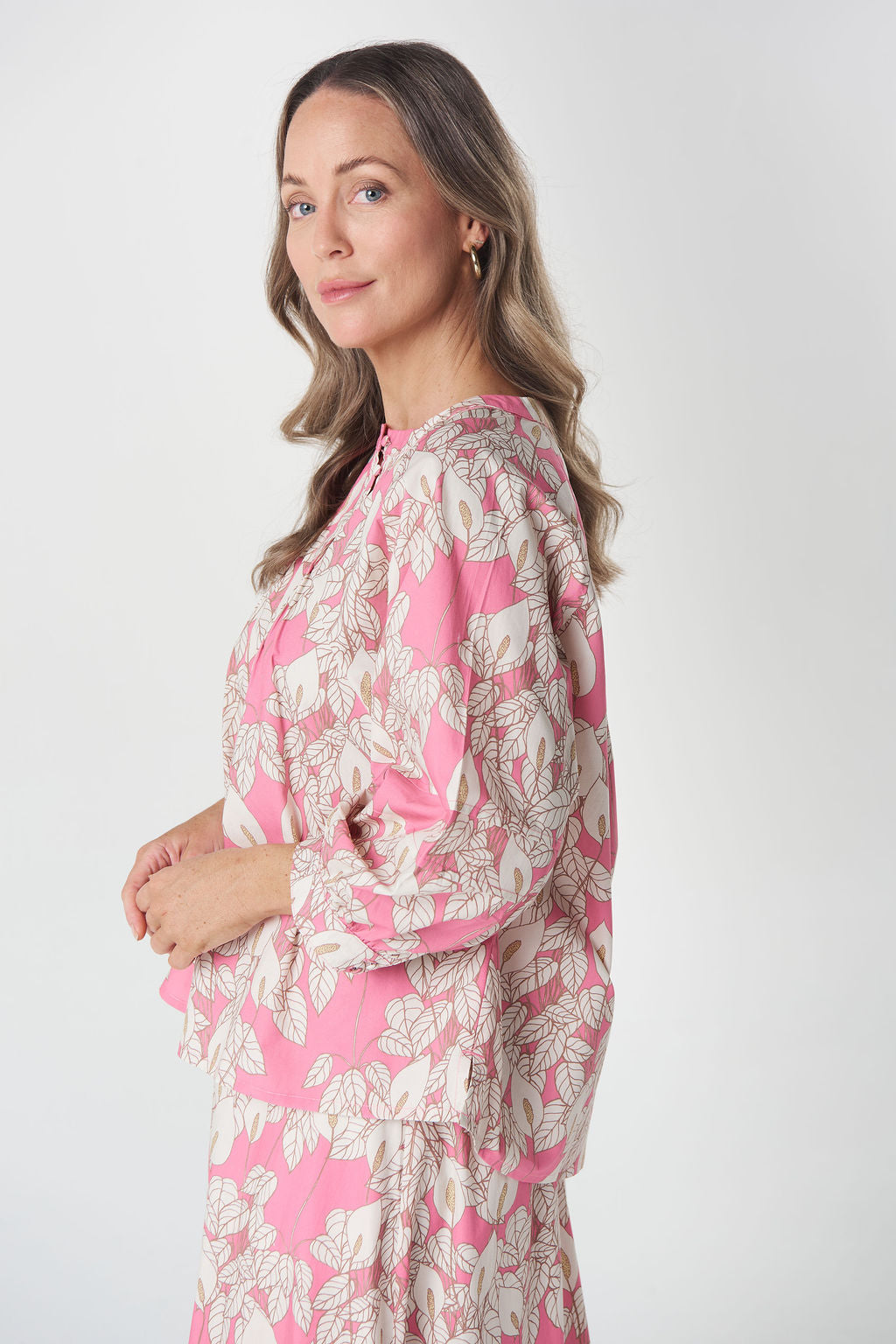 BLOUSE GROVE TUCK - FLAMINGO FLOWER