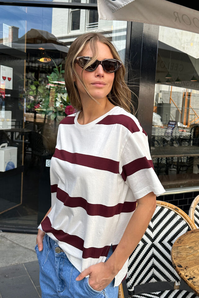 TEE STEVIE SLOUCHY - VANILLA/BURGUNDY