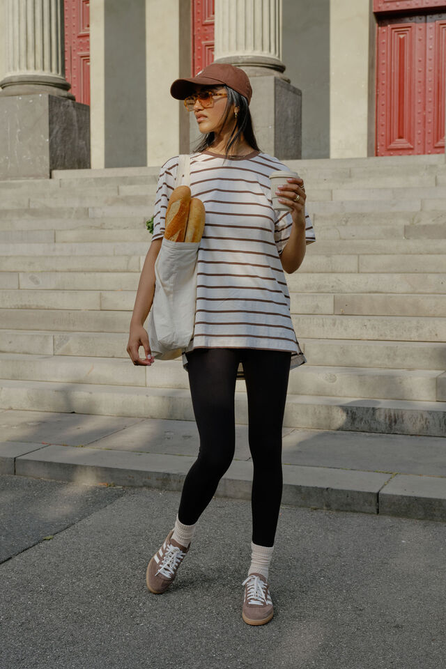 TEE LOLA LONGLINE STEP HEM - BUFF/BRUNETTE STRIPE