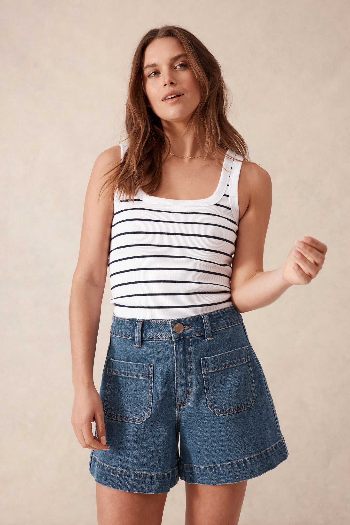 SHORT ESTHER DENIM PATCH POCKET