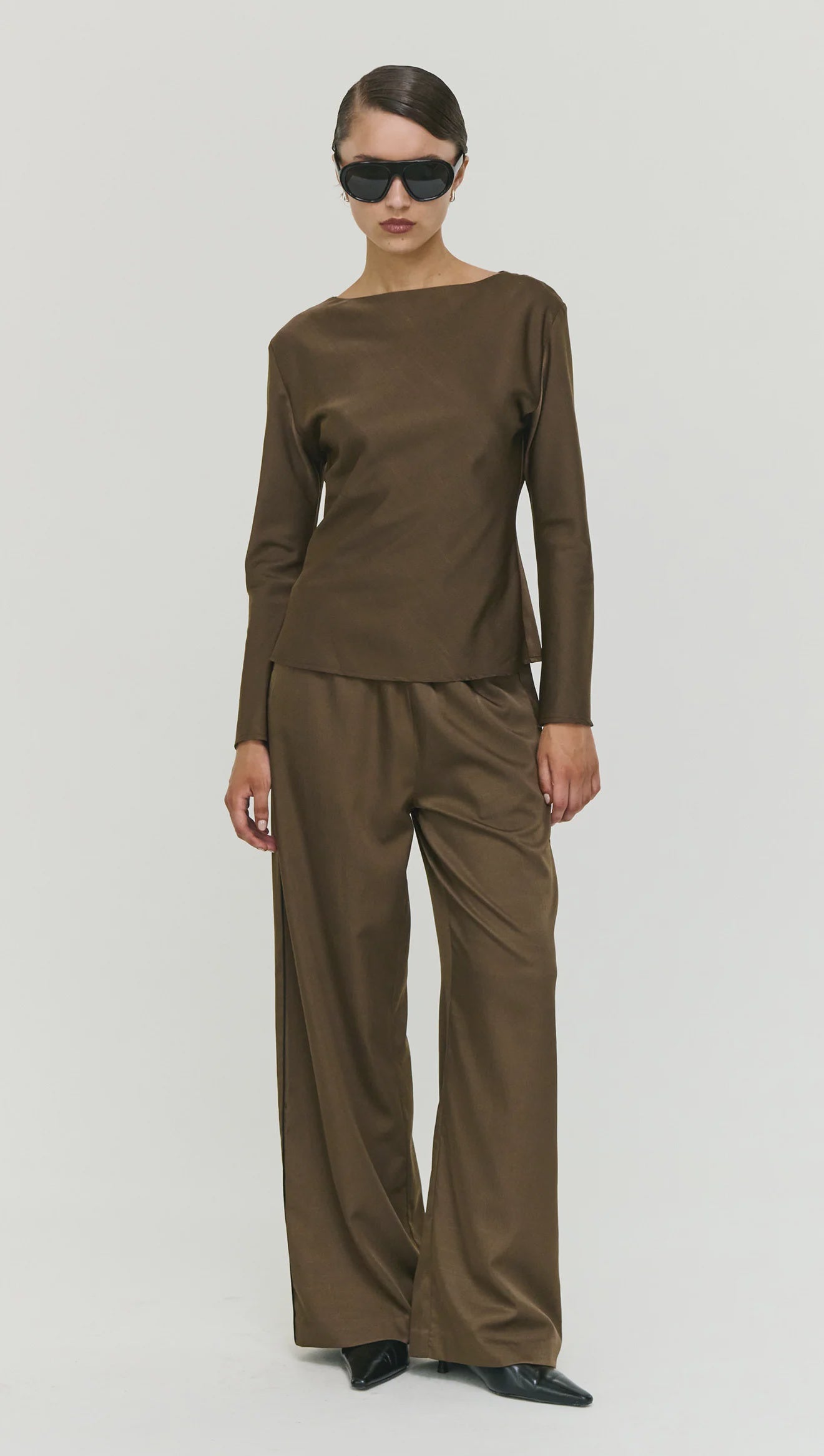 PANT DAKOTA RELAXED SILKY - ESPRESSO