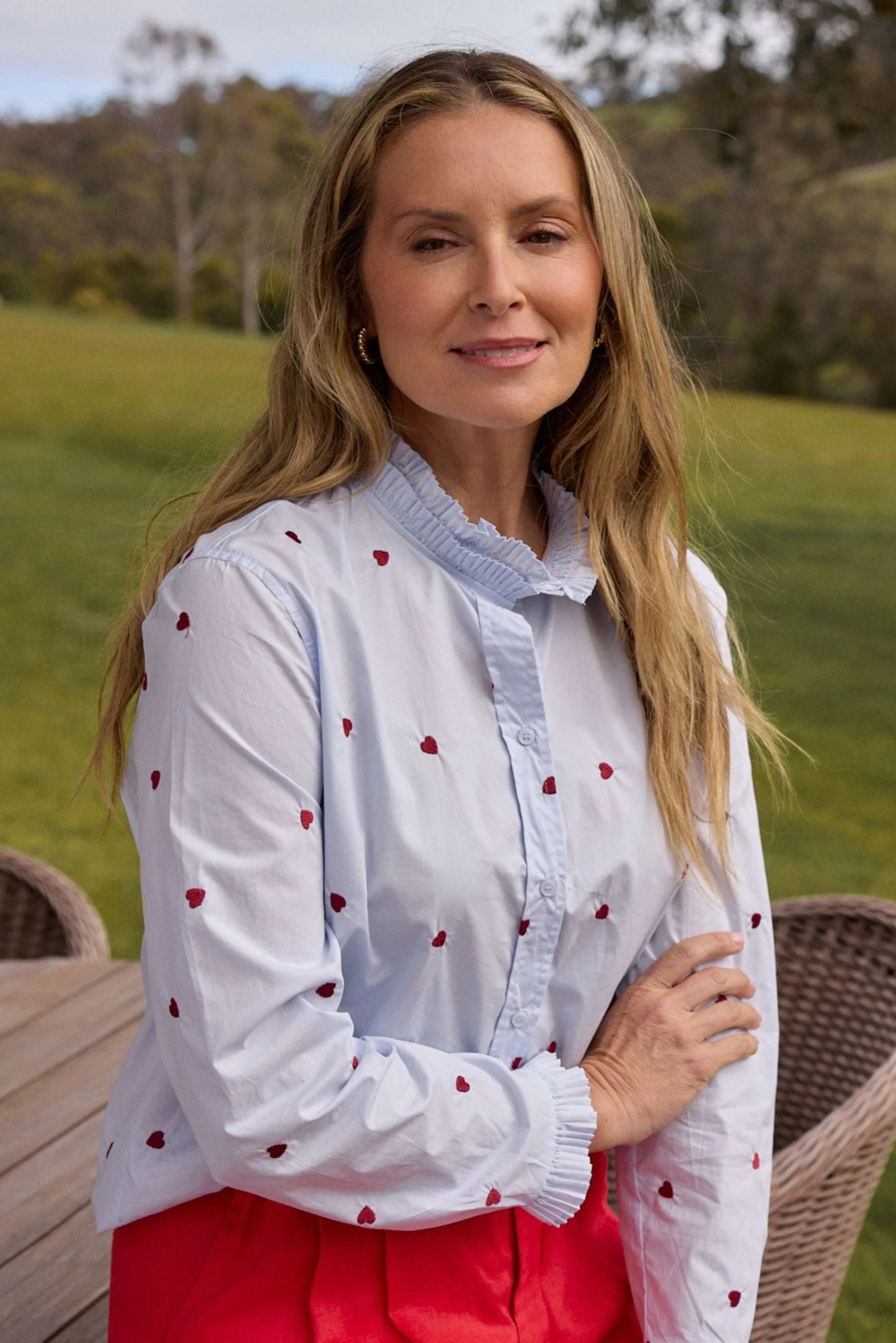 BLOUSE OUT WEST COTTON - BLUE/RED HEARTS