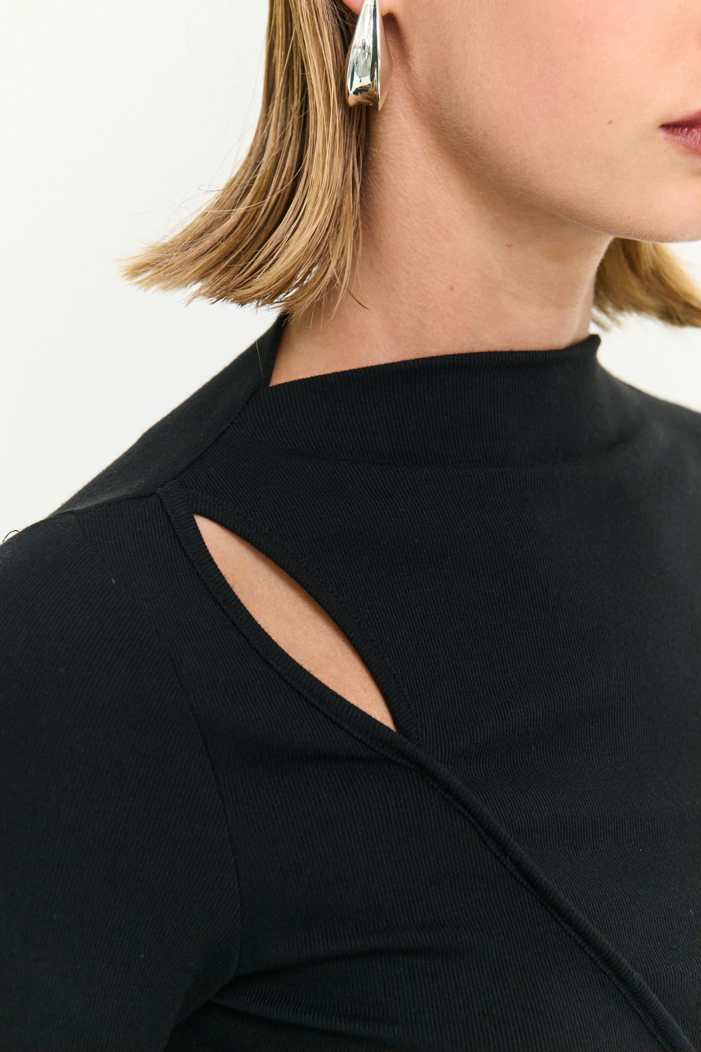 DRESS ALEXI ASYMMETRIC SEAM DETAIL MIDI - BLACK