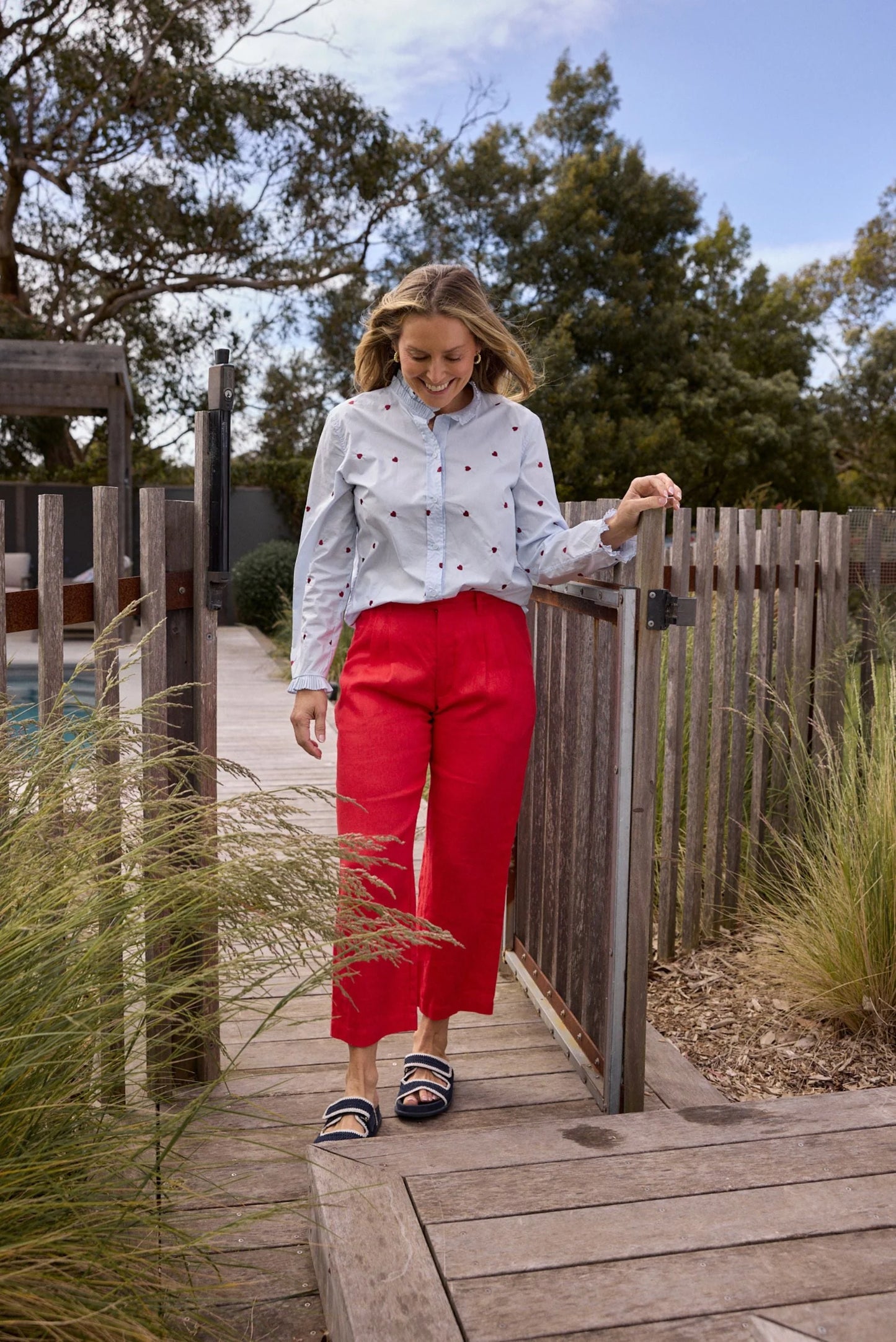 BLOUSE OUT WEST COTTON - BLUE/RED HEARTS