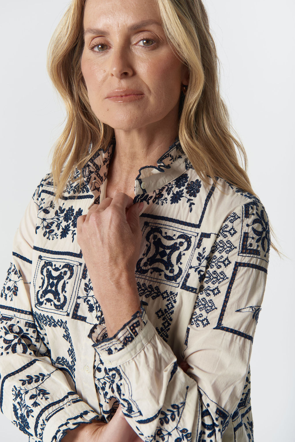 SHIRT WATTLE FRILL COTTON - WHITE/NAVY