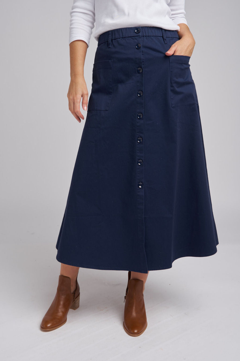 SKIRT BUTTON THROUGH POCKET