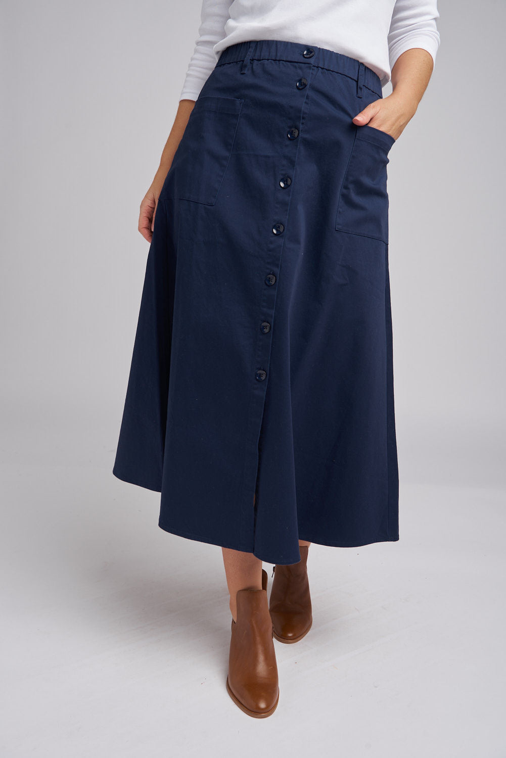 SKIRT BUTTON THROUGH POCKET
