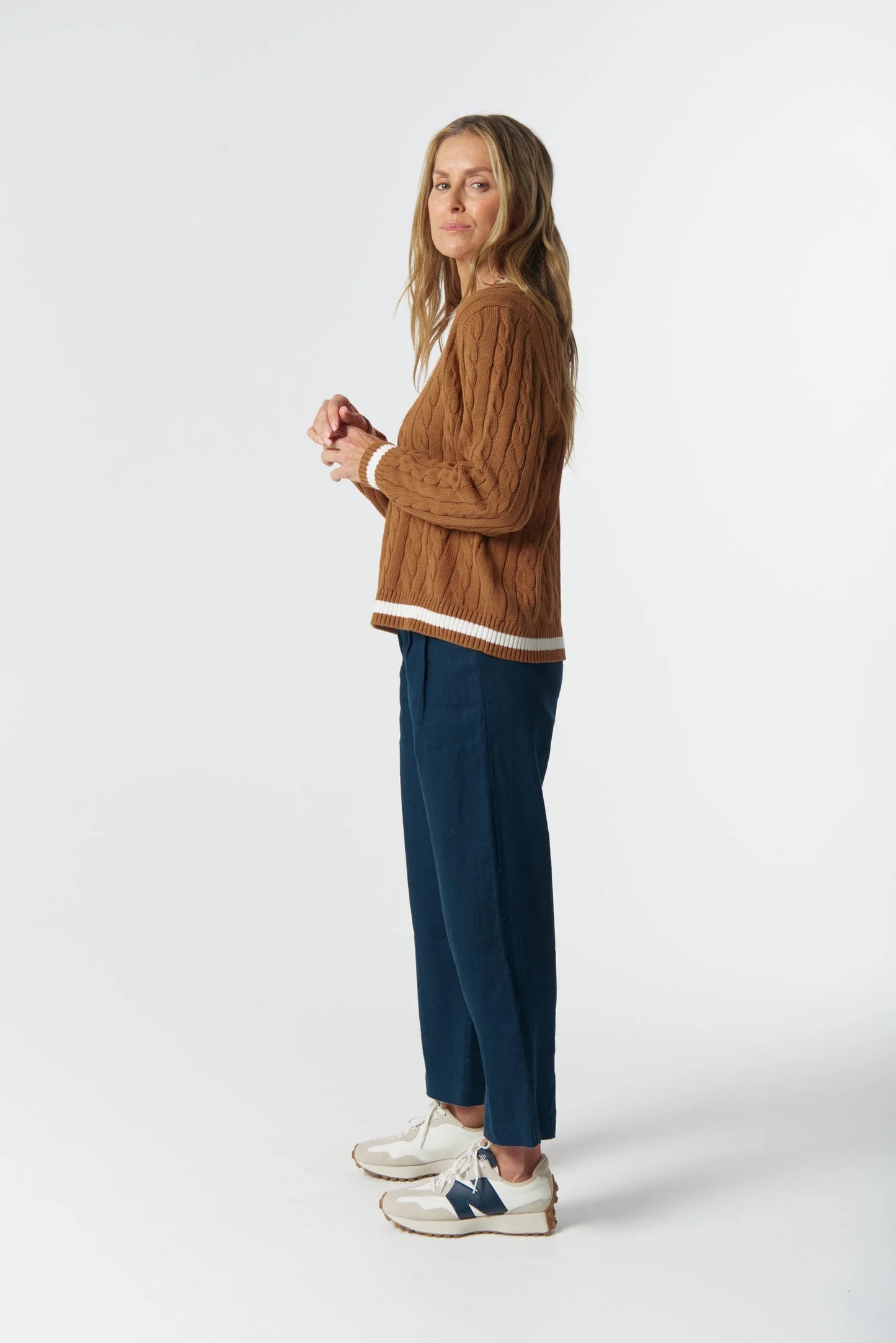 JUMPER HARVEST V NECK COTTON JUMPER - FOX/WHITE/POINSETTIA