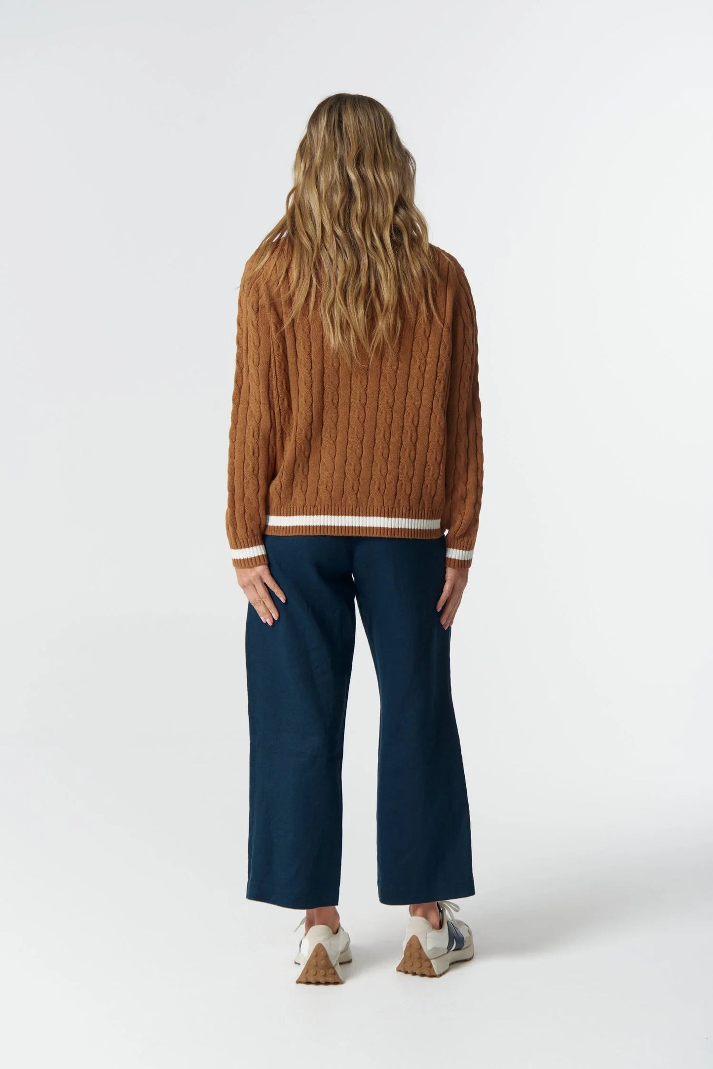 JUMPER HARVEST V NECK COTTON JUMPER - FOX/WHITE/POINSETTIA