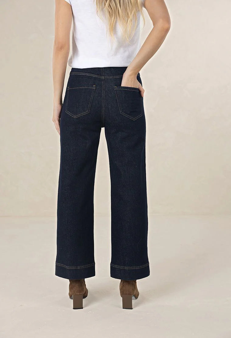 JEAN ESCAPADE