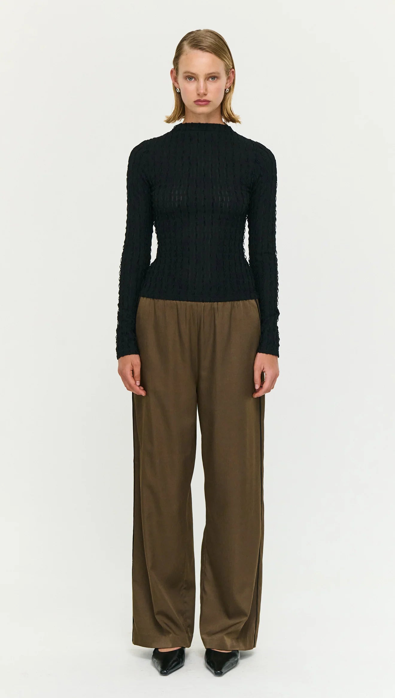 TOP DREW HIGH KNECK CRINKLE STITCH  - BLACK