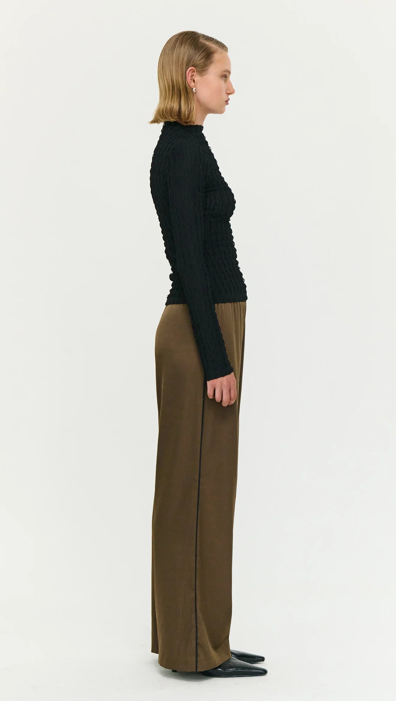 TOP DREW HIGH KNECK CRINKLE STITCH  - BLACK