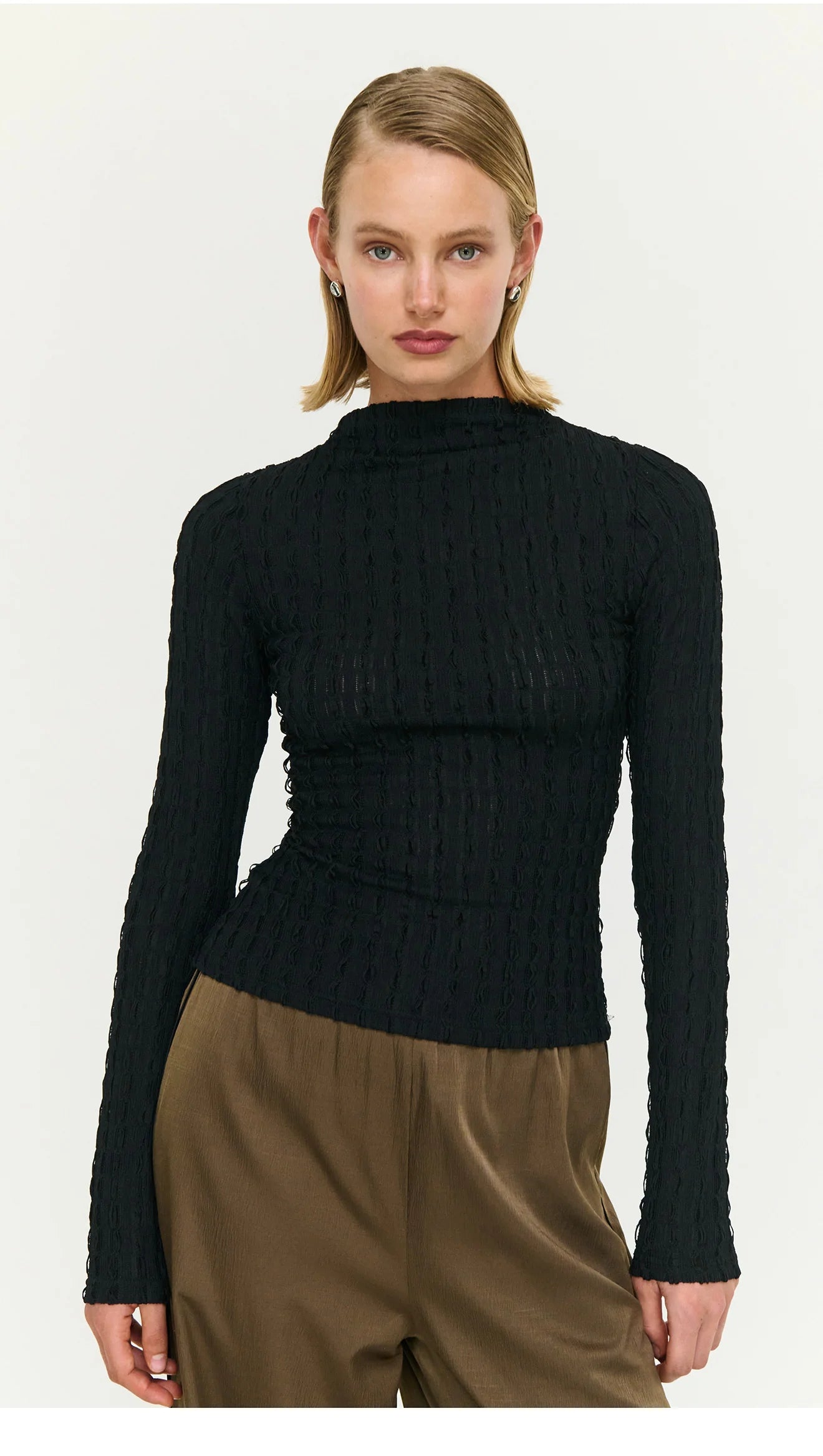 TOP DREW HIGH KNECK CRINKLE STITCH  - BLACK