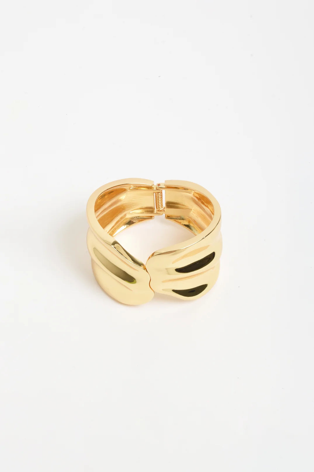 BANGLE HINGED METAL STATEMENT WAVE