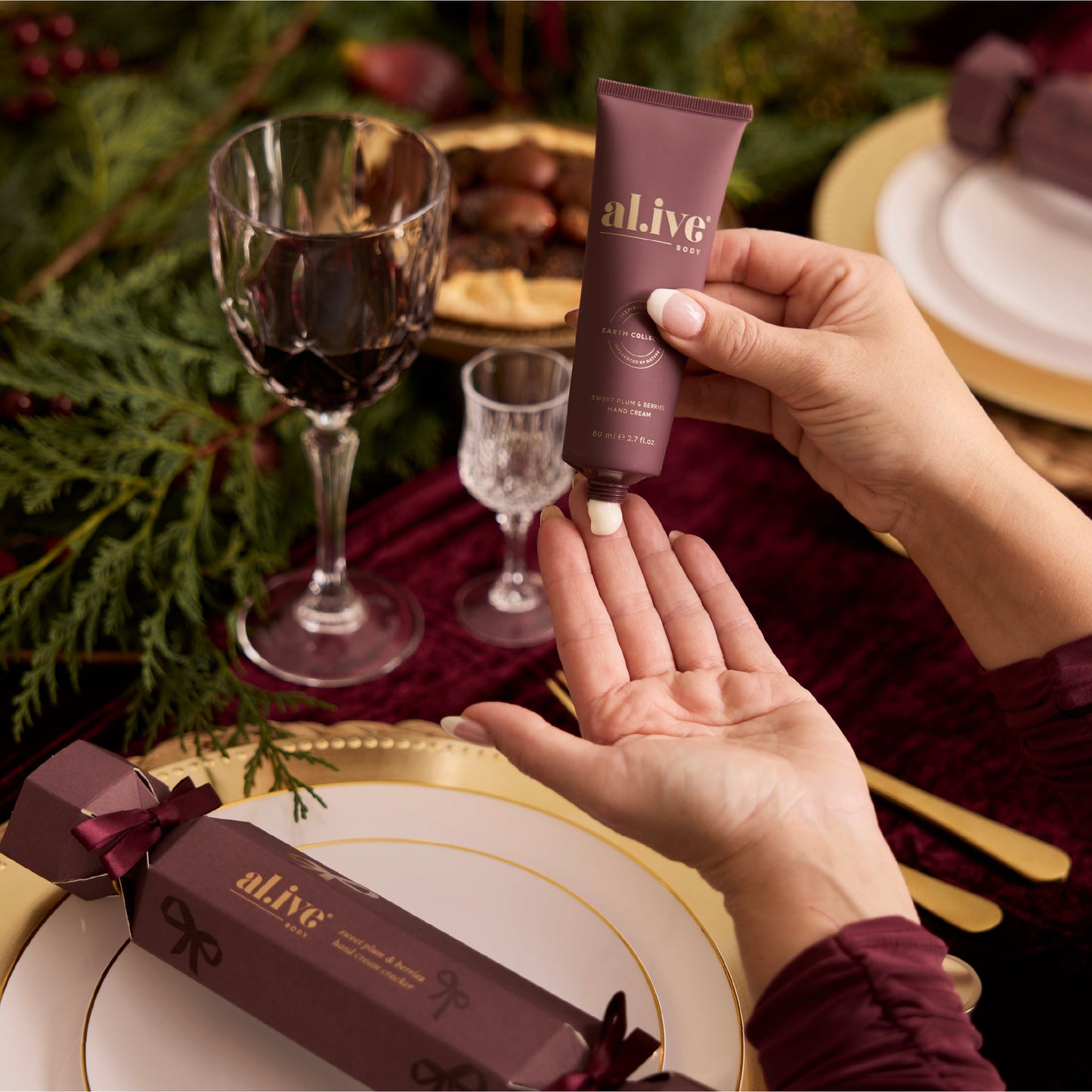 HAND CREAM CRACKER - SWEET PLUM & BERRIES