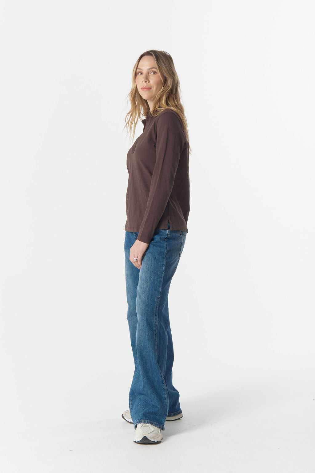 TOP THE COLLARED HENLEY