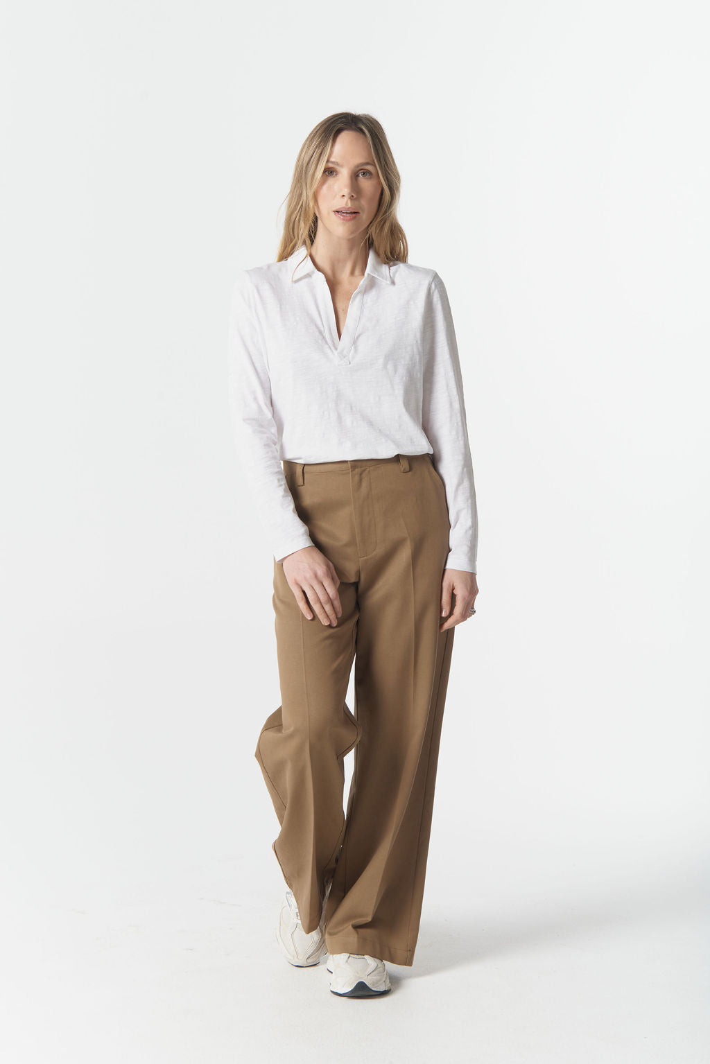 TOP THE COLLARED HENLEY