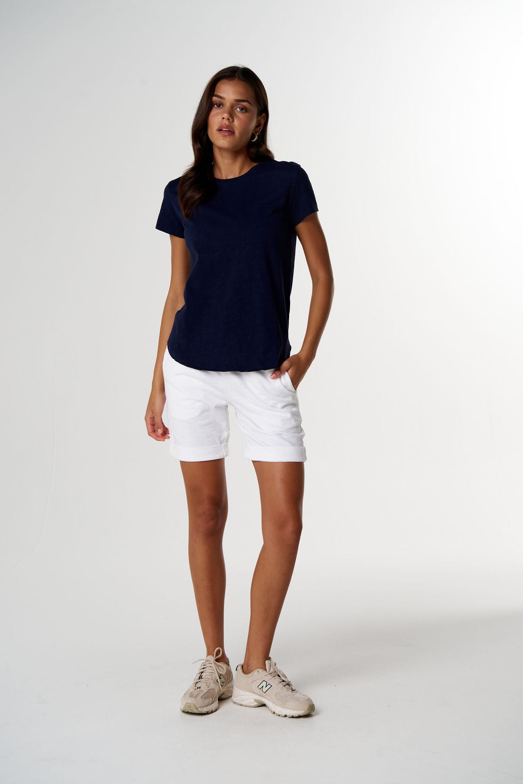 TEE SHAPED HEM