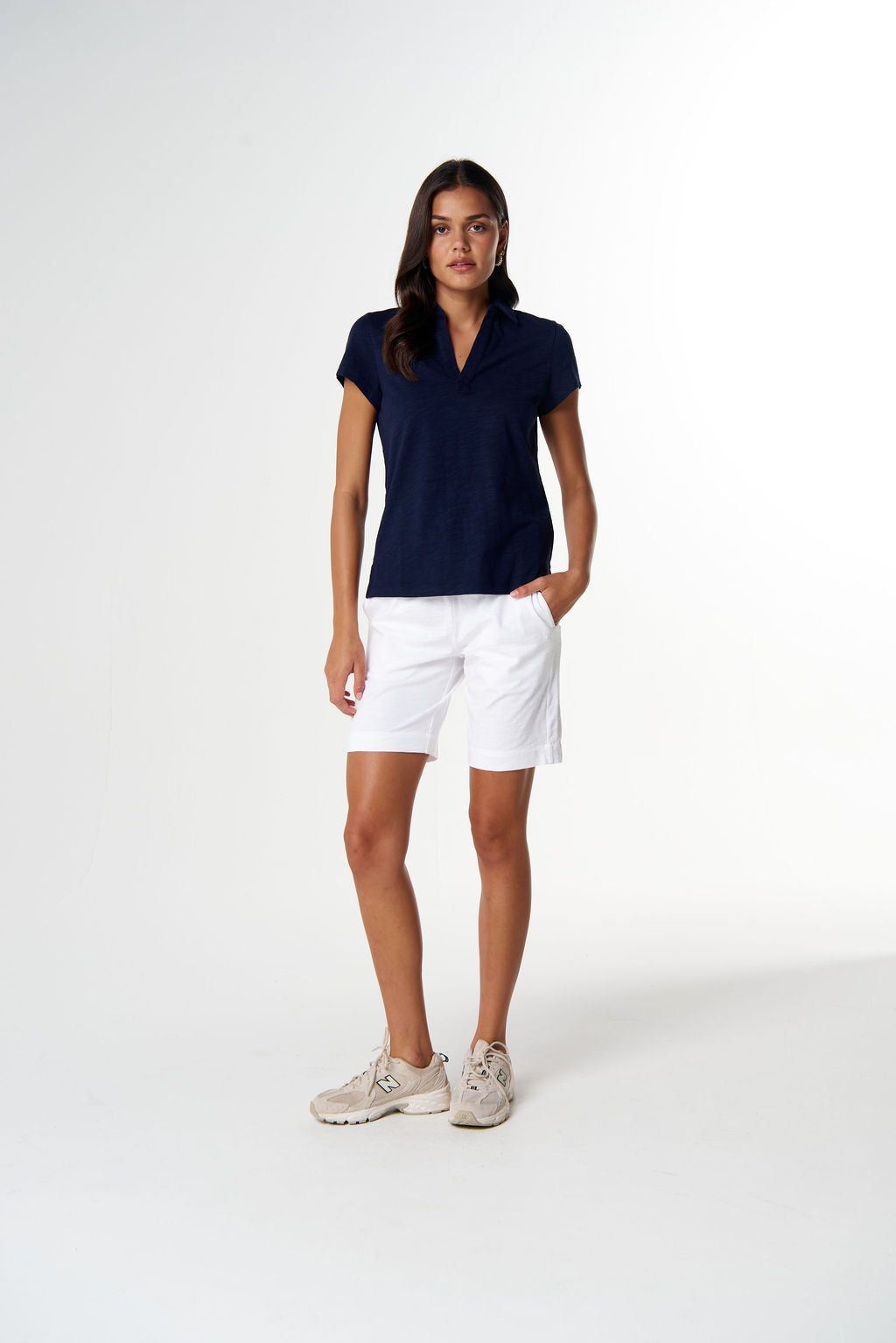 TEE THE COLLARED HENLEY