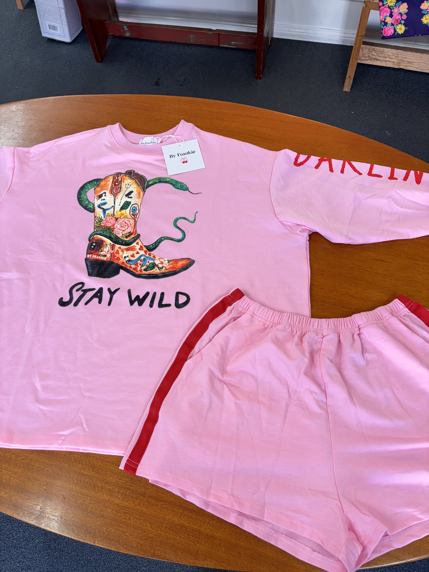SET STAY WILD - LAST SIZE S!