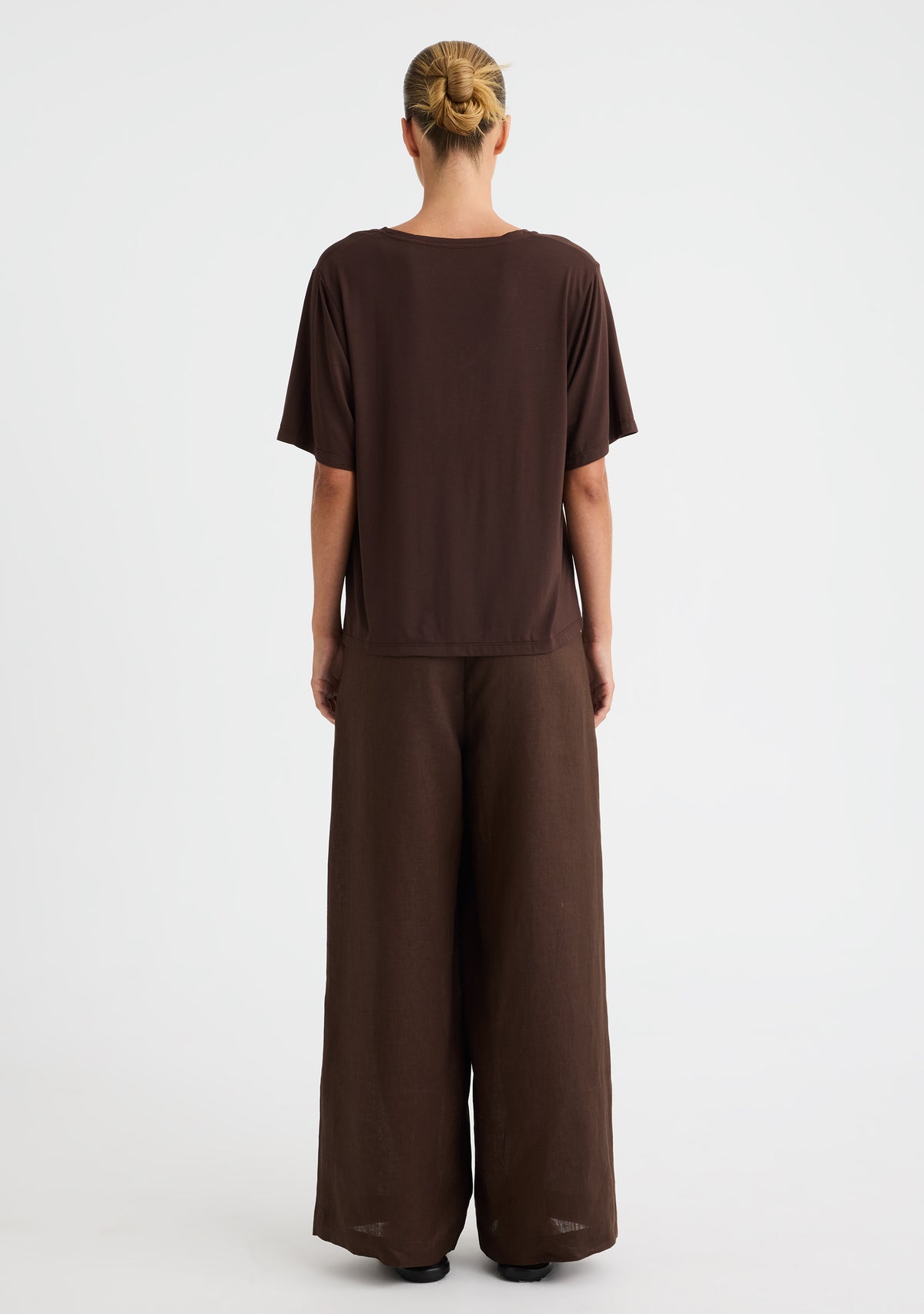 TEE MILLIE V-NECK - ESPRESSO