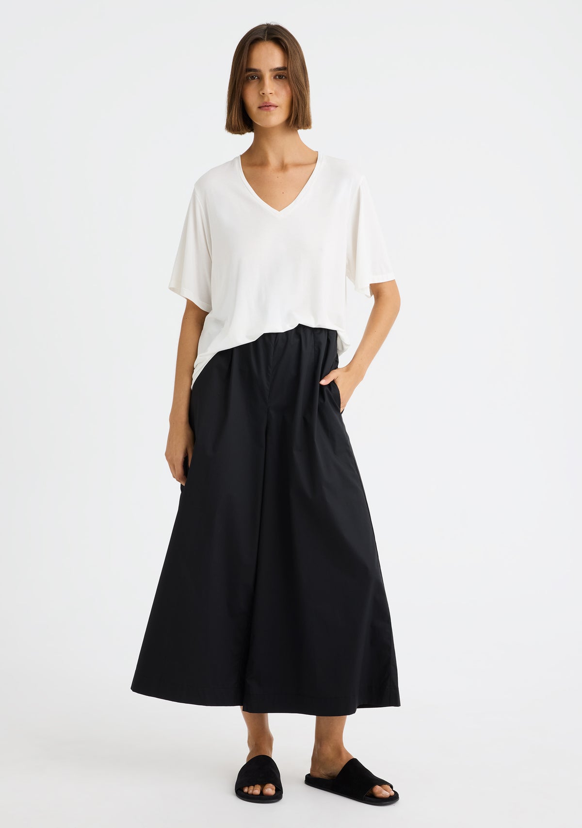 TEE MILLIE V-NECK - WHITE