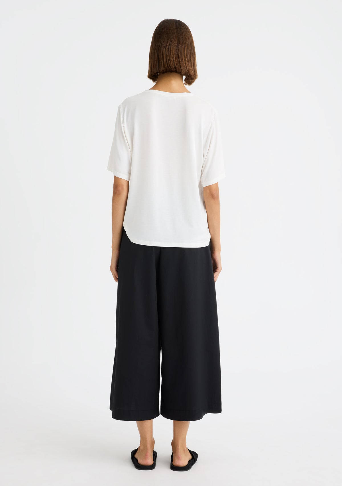 TEE MILLIE V-NECK - WHITE