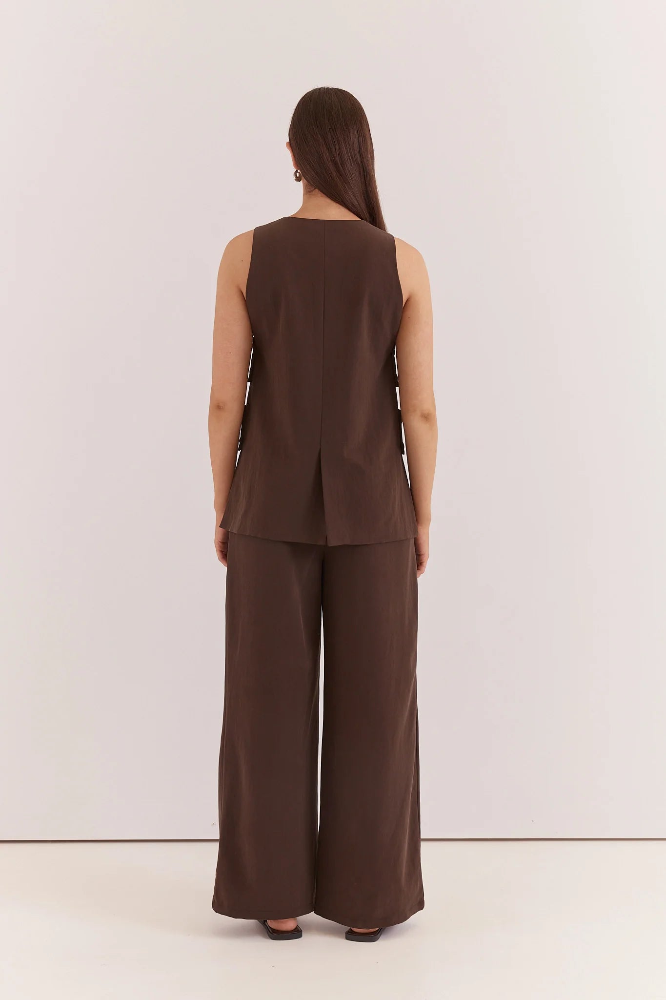 VEST NEVRA SIDE PANEL - CHOCOLATE