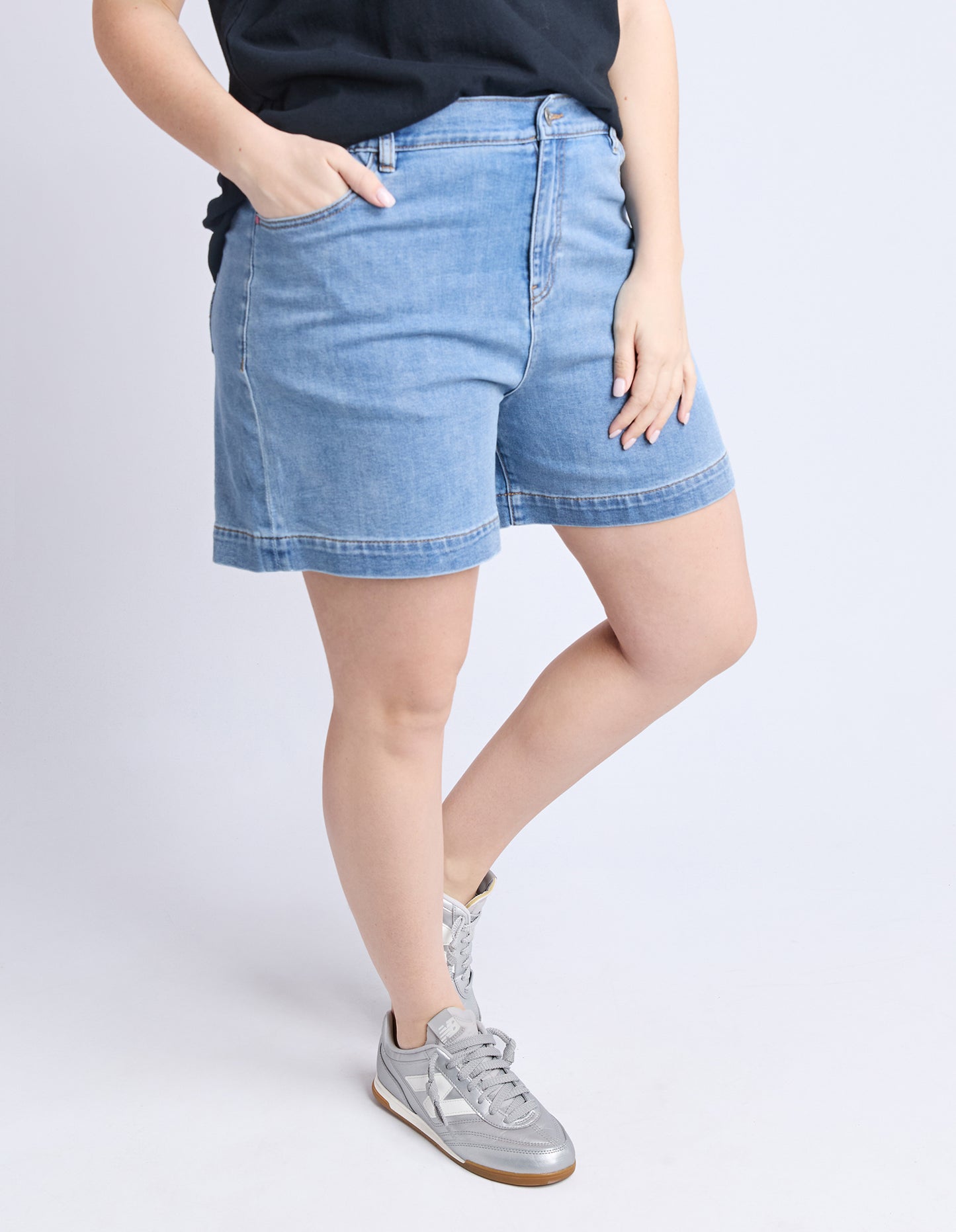 SHORT BIRDIE DENIM - LIGHT BLUE WASH