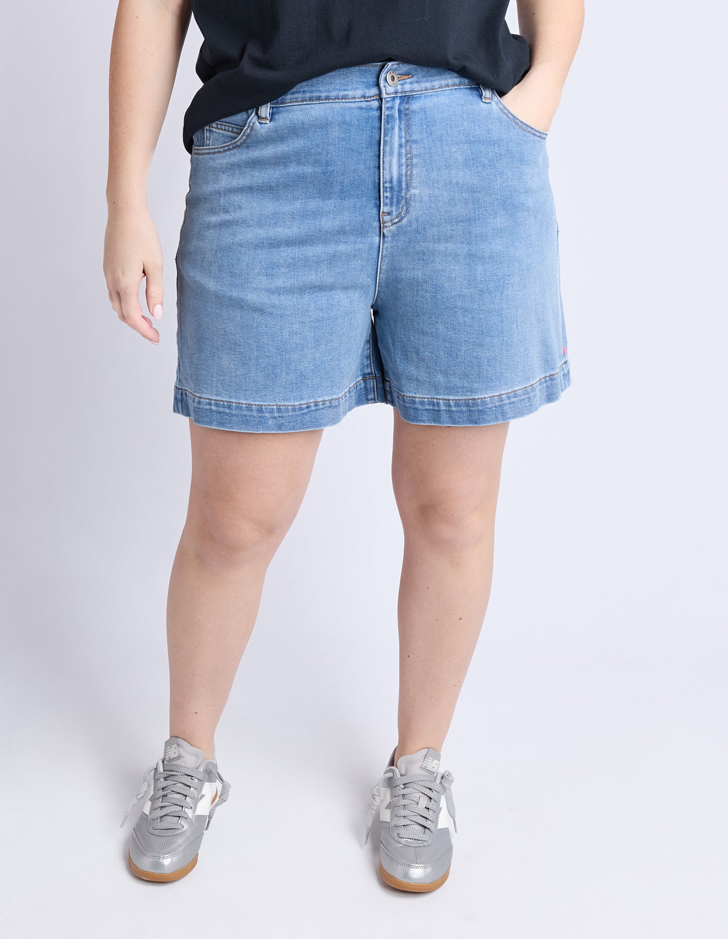 SHORT BIRDIE DENIM - LIGHT BLUE WASH