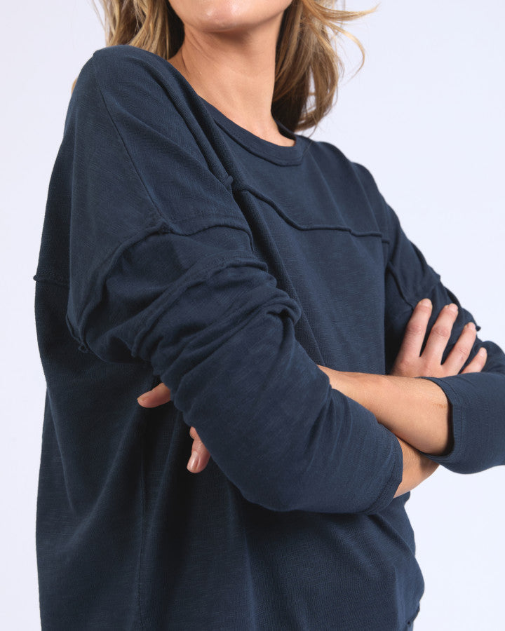 TOP JAYNE THROW ON - NAVY