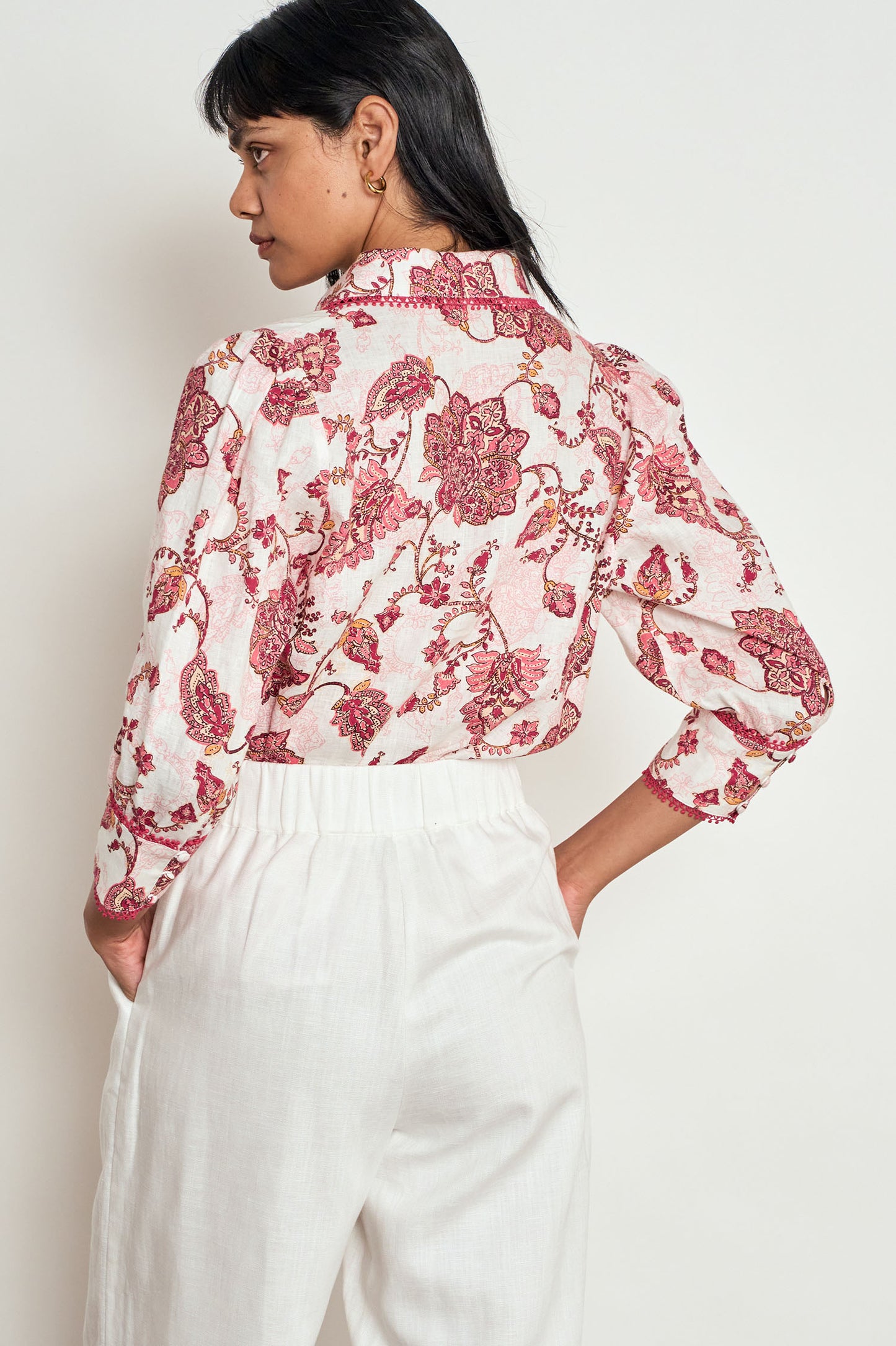 TOP SERENADE - ROSE PAISLEY