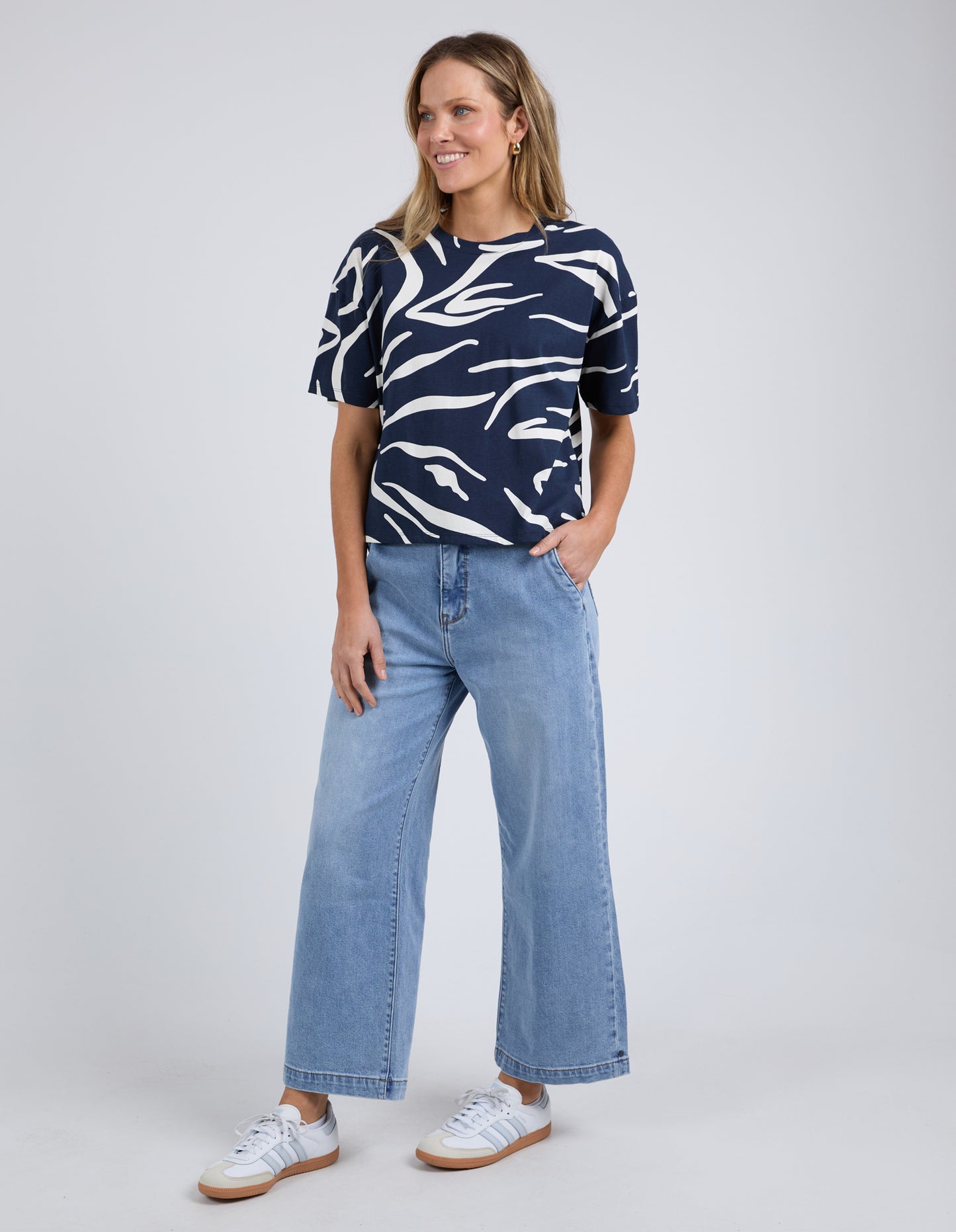 TEE ZURI