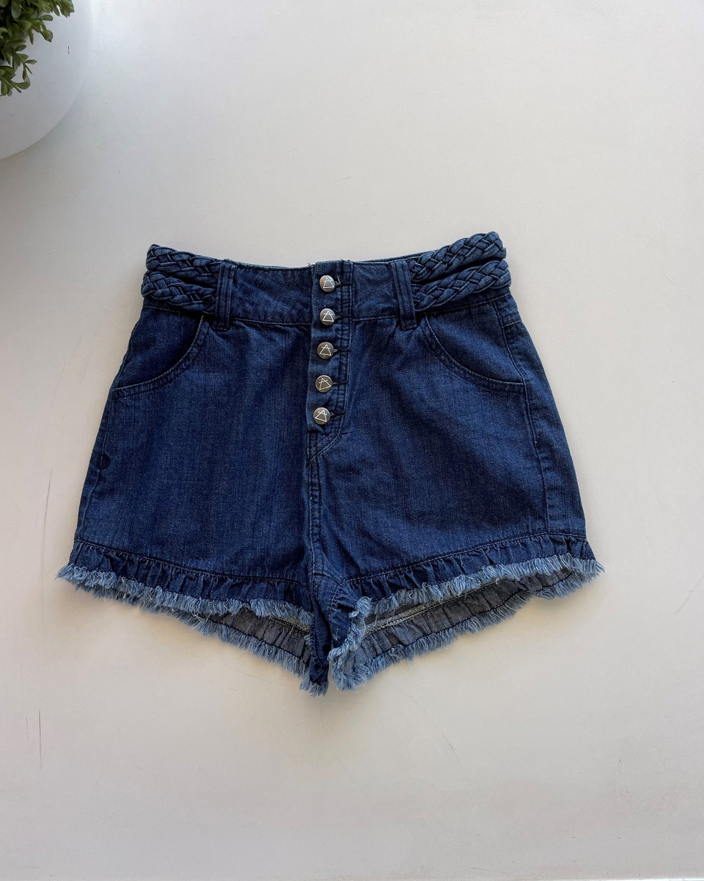 SHORTS BILLIONS